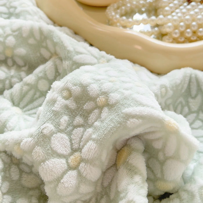 91家纺网 家纺一手货源 找家纺 印季家纺 2025新款花边款立体剪花牛奶绒四件套 水绿