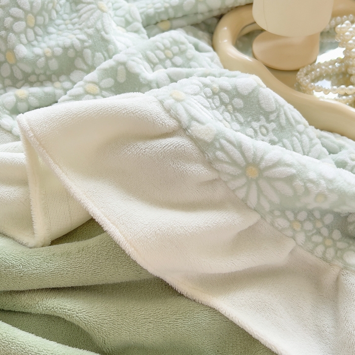 91家纺网 家纺一手货源 找家纺 印季家纺 2025新款花边款立体剪花牛奶绒四件套 水绿