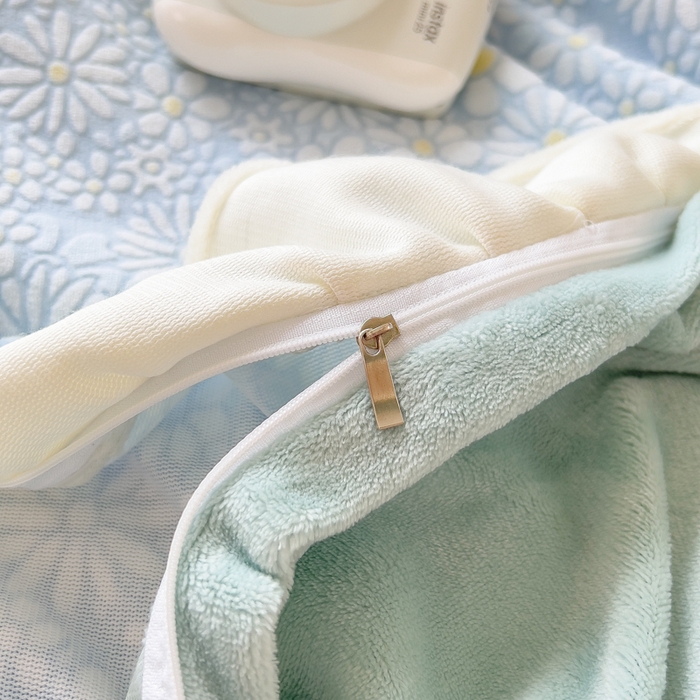 91家纺网 家纺一手货源 找家纺 印季家纺 2025新款花边款立体剪花牛奶绒四件套 天蓝