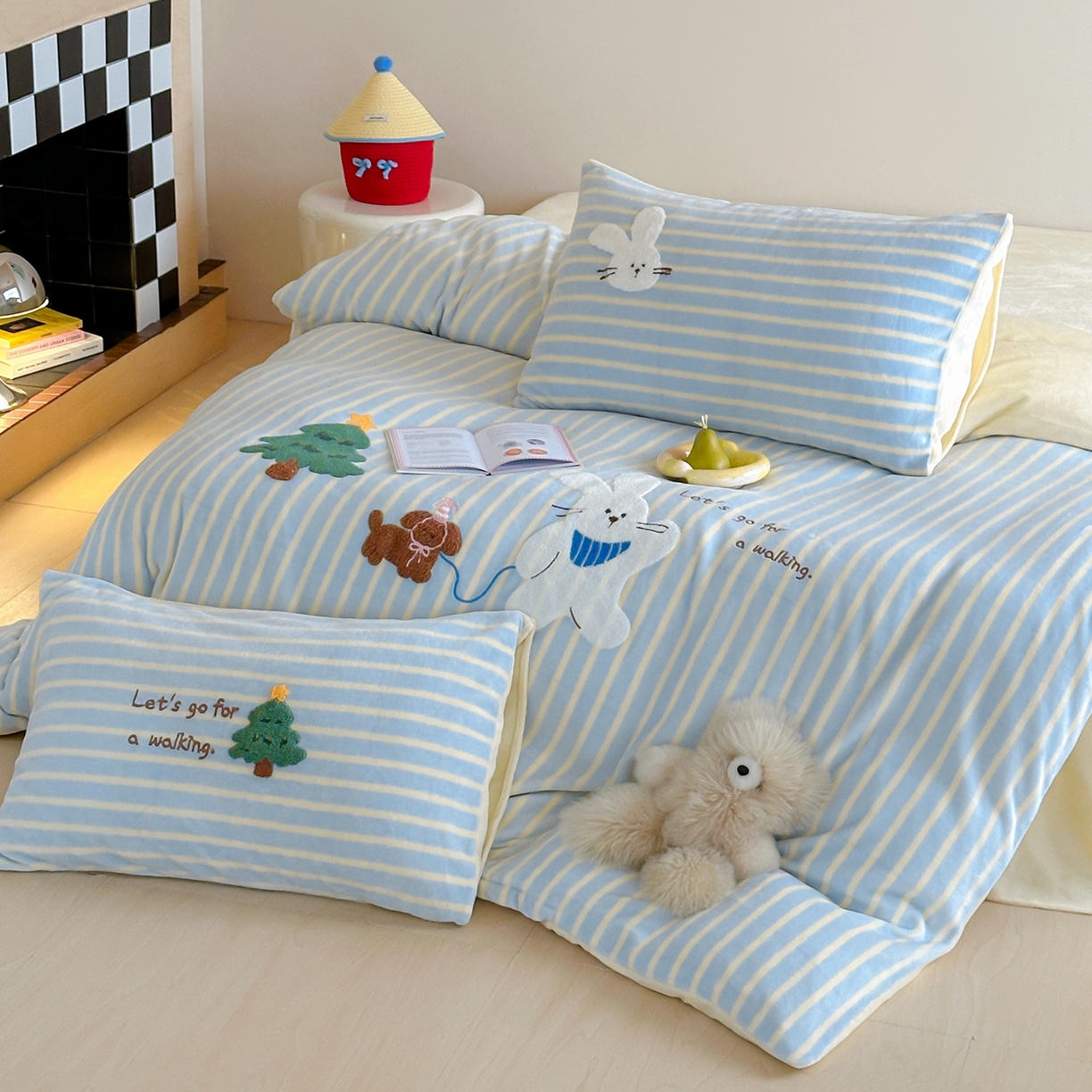 91家纺网 家纺一手货源 找家纺 桃子家居 2025新款A类ins兔毛贴布绣毛巾绣印加绣卡通少女加厚牛奶绒系列四件套 绒贴布绣-森林小兔