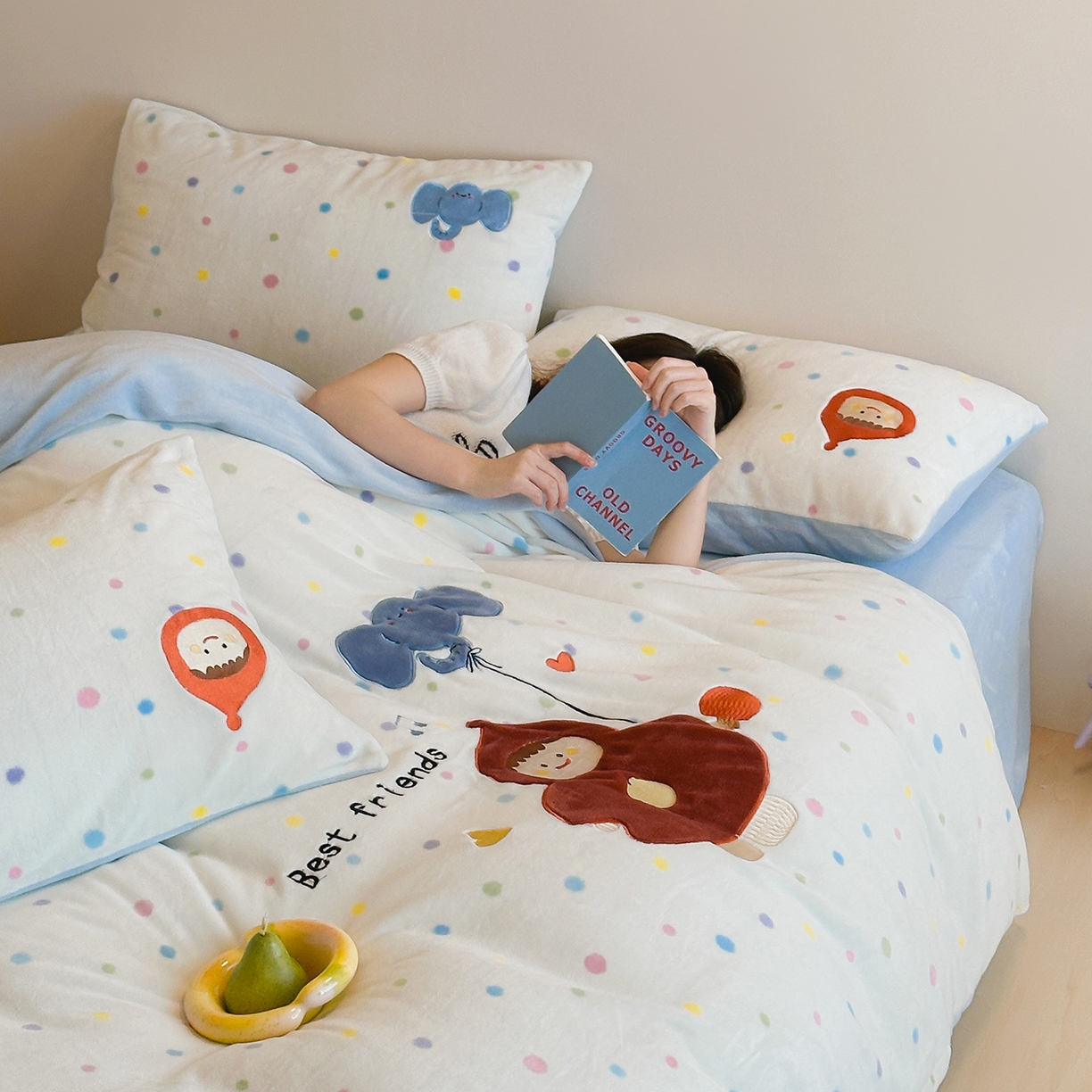 91家纺网 家纺一手货源 找家纺 桃子家居 2025新款A类ins兔毛贴布绣毛巾绣印加绣卡通少女加厚牛奶绒系列四件套 绒贴布绣-小红帽