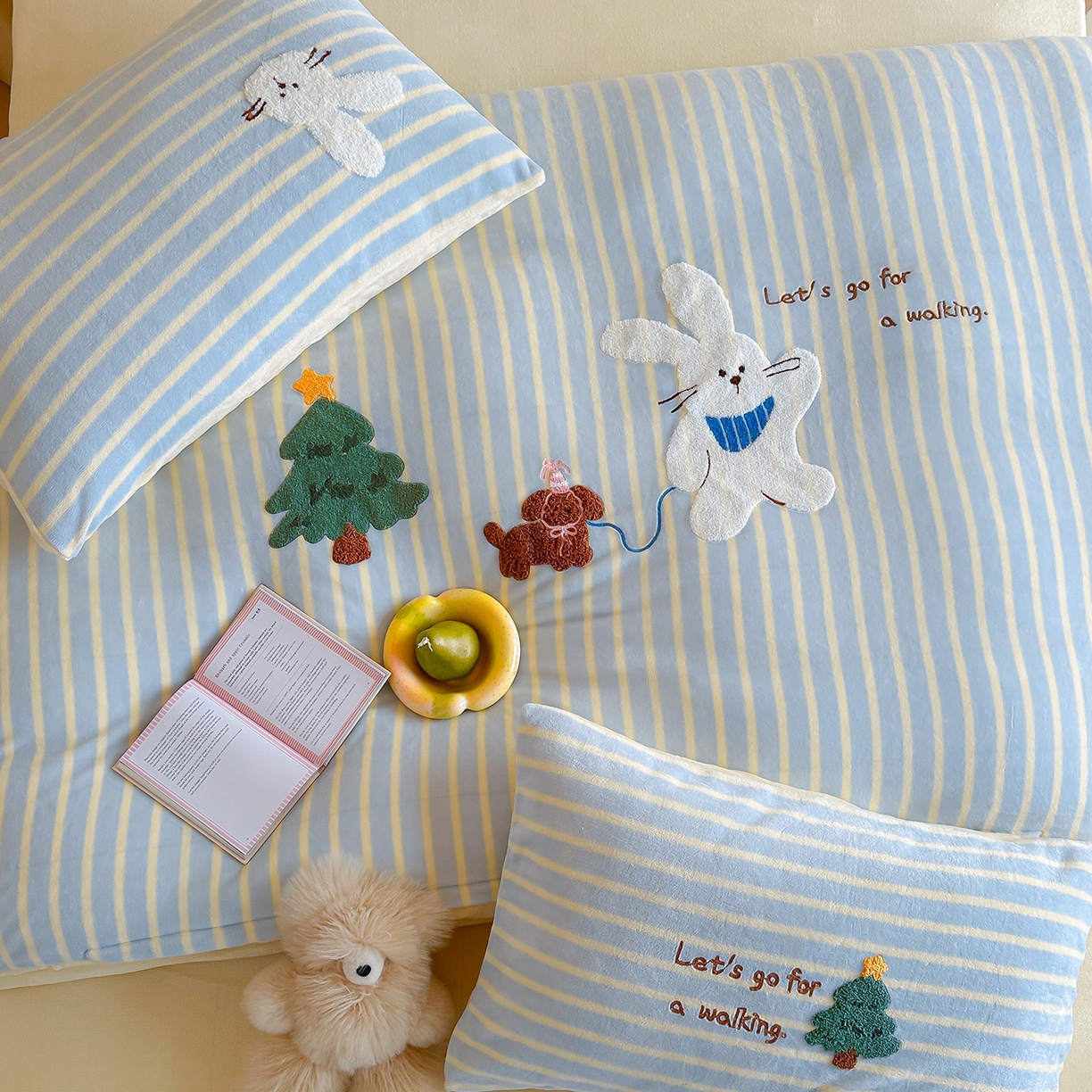 91家纺网 家纺一手货源 找家纺 桃子家居 2025新款A类ins兔毛贴布绣毛巾绣印加绣卡通少女加厚牛奶绒系列四件套 绒贴布绣-森林小兔