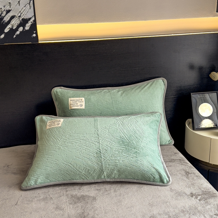 91家纺网 家纺一手货源 找家纺 印季家纺 2025新款牛奶绒包边款烂花四件套 水绿-马丁灰