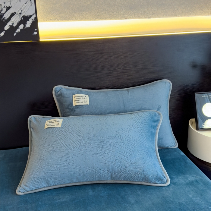 91家纺网 家纺一手货源 找家纺 印季家纺 2025新款牛奶绒包边款烂花四件套 蓝灰-蓝灰