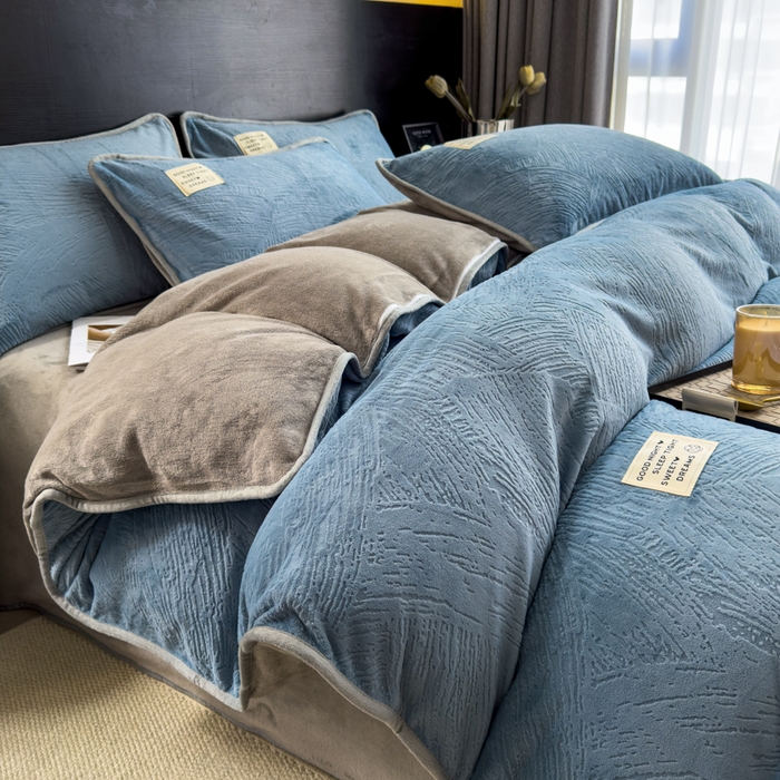 91家纺网 家纺一手货源 找家纺 （总）印季家纺 2025新款牛奶绒包边款烂花四件套