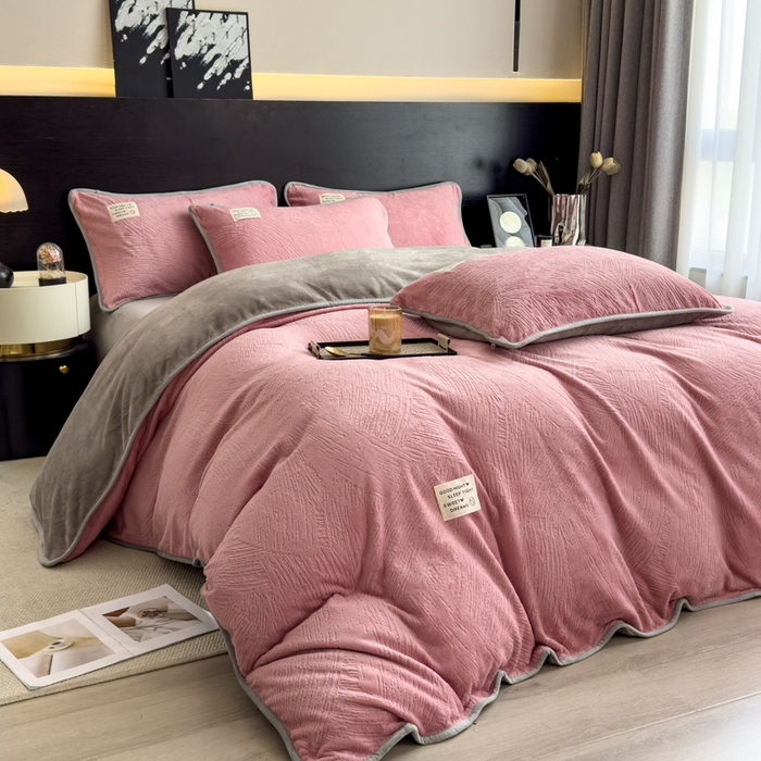 91家纺网 家纺一手货源 找家纺 （总）印季家纺 2025新款牛奶绒包边款烂花四件套