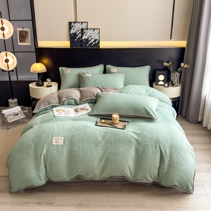 91家纺网 家纺一手货源 找家纺 印季家纺 2025新款牛奶绒包边款烂花四件套 水绿-马丁灰