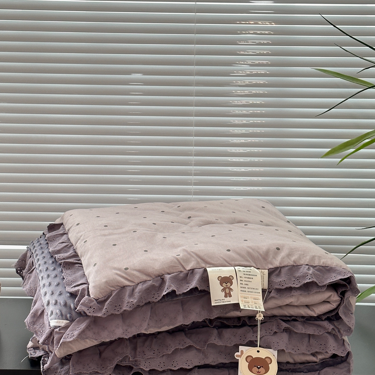 91家纺网 家纺一手货源 找家纺 佰织鑫家居 2025秋冬加厚纯棉全棉法式豆豆被被子被芯 波点紫