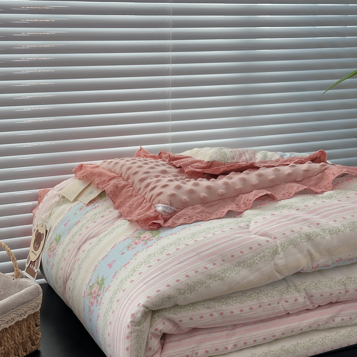 91家纺网 家纺一手货源 找家纺 佰织鑫家居 2025秋冬加厚纯棉全棉法式豆豆被被子被芯 花町