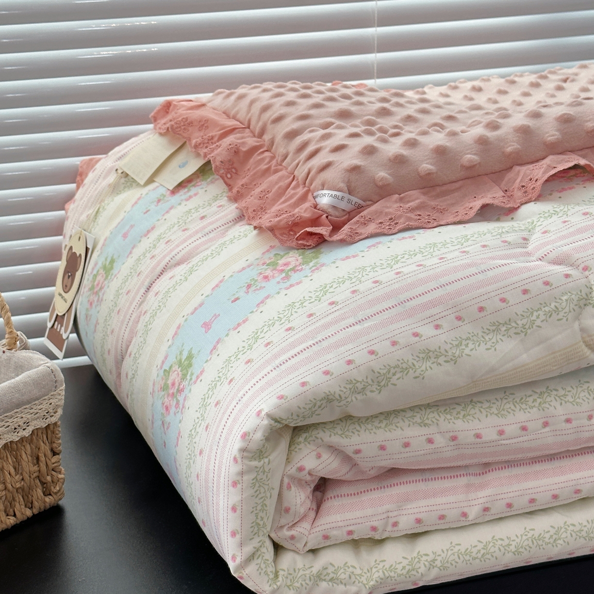 91家纺网 家纺一手货源 找家纺 佰织鑫家居 2025秋冬加厚纯棉全棉法式豆豆被被子被芯 花町