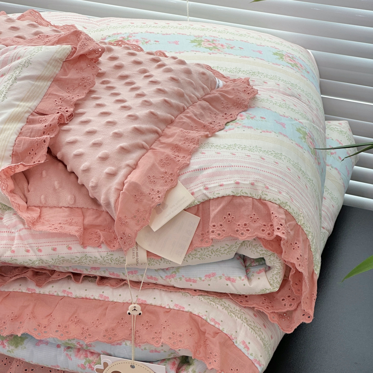 91家纺网 家纺一手货源 找家纺 佰织鑫家居 2025秋冬加厚纯棉全棉法式豆豆被被子被芯 花町