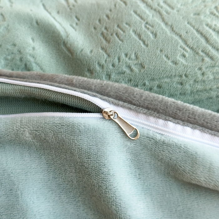 91家纺网 家纺一手货源 找家纺 印季家纺 2025新款牛奶绒包边款烂花四件套 水绿-水绿