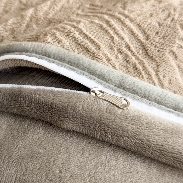 91家纺网 家纺一手货源 找家纺 印季家纺 2025新款牛奶绒包边款烂花四件套 浅驼-马丁灰