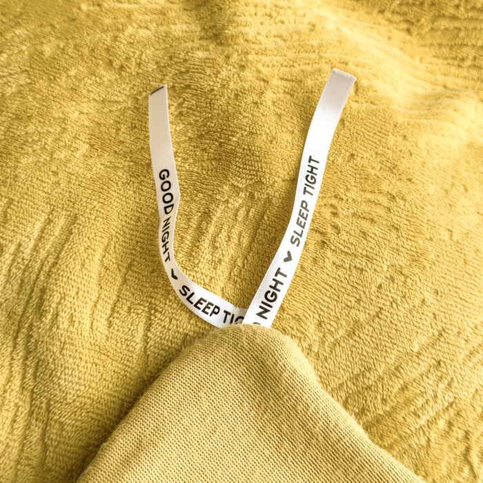 91家纺网 家纺一手货源 找家纺 印季家纺 2025新款牛奶绒包边款烂花四件套 姜黄-马丁灰