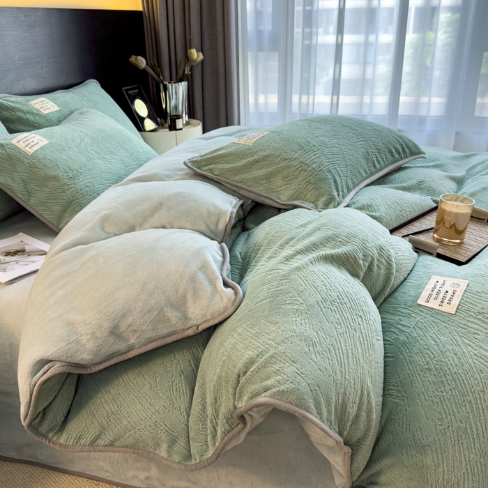 91家纺网 家纺一手货源 找家纺 印季家纺 2025新款牛奶绒包边款烂花四件套 水绿-水绿