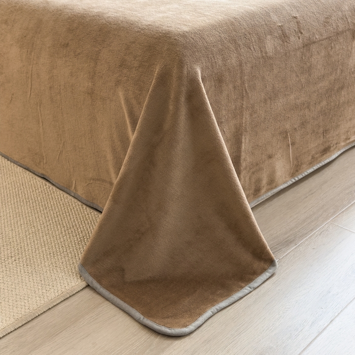 91家纺网 家纺一手货源 找家纺 印季家纺 2025新款牛奶绒包边款烂花四件套 浅驼-浅驼