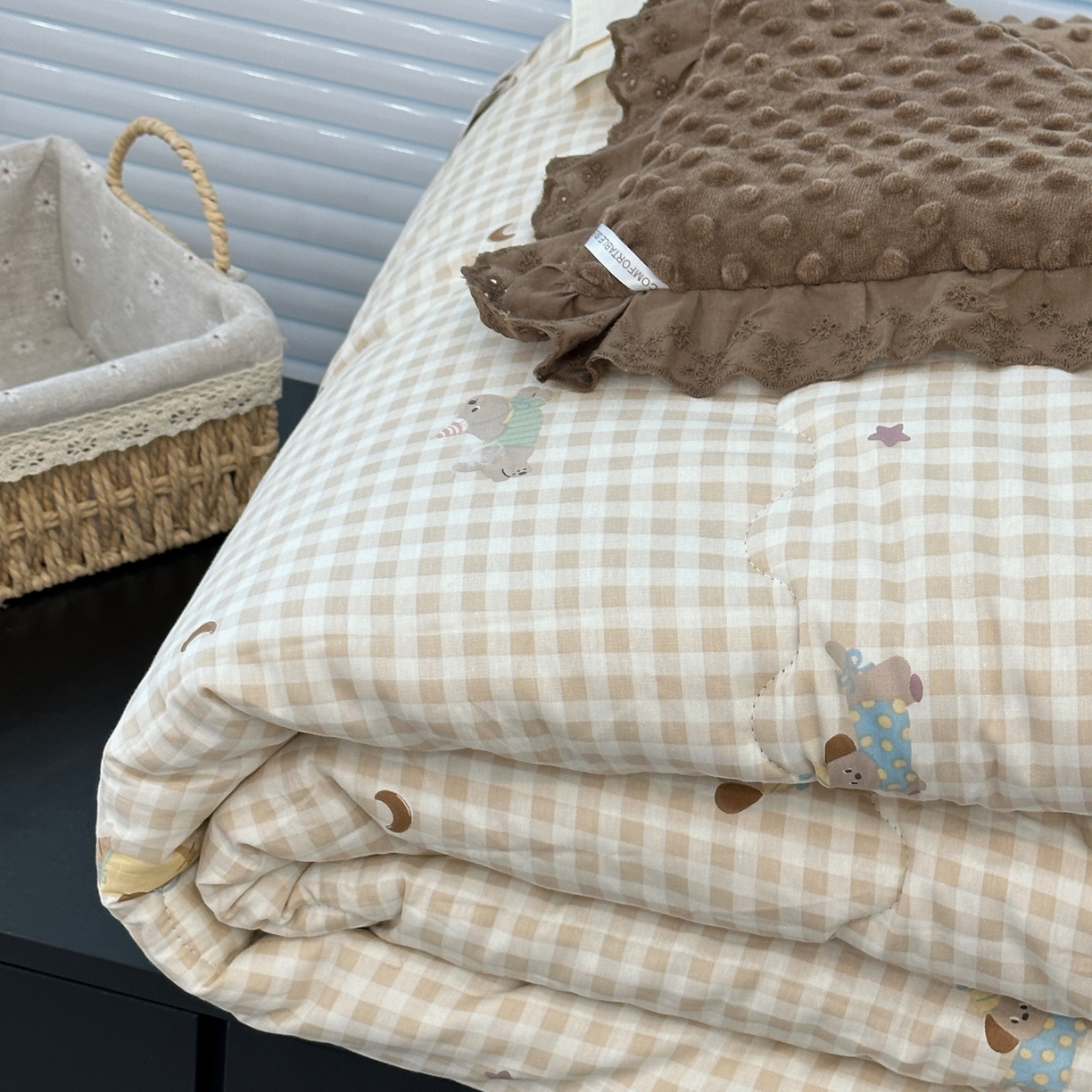 91家纺网 家纺一手货源 找家纺 佰织鑫家居 2025秋冬加厚纯棉全棉法式豆豆被被子被芯 腊肠狗