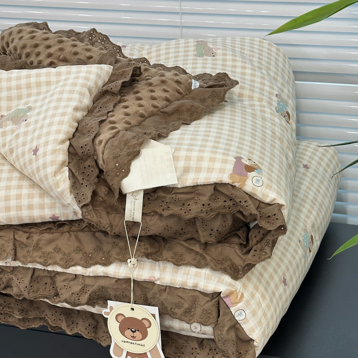 91家纺网 家纺一手货源 找家纺 佰织鑫家居 2025秋冬加厚纯棉全棉法式豆豆被被子被芯 腊肠狗