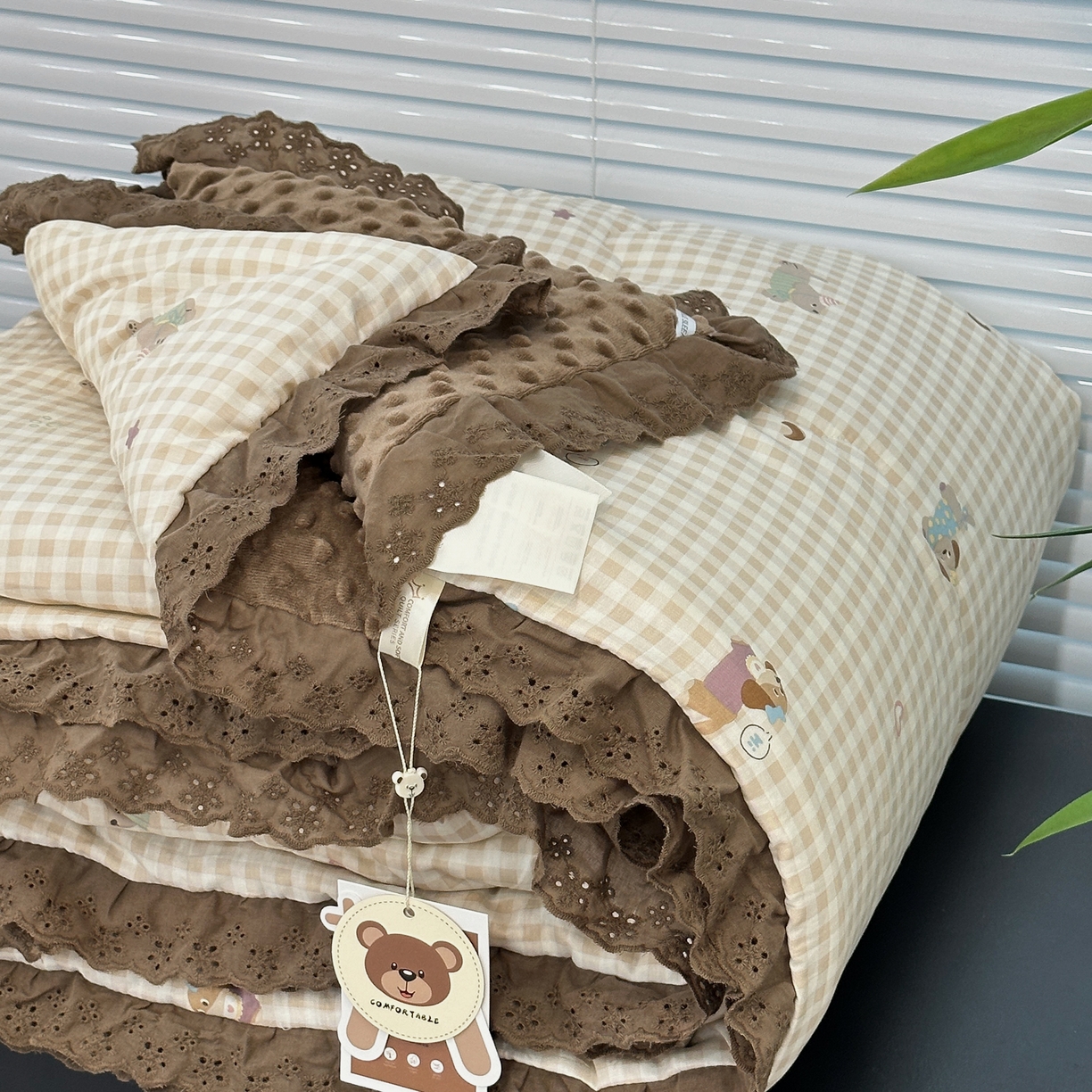 91家纺网 家纺一手货源 找家纺 佰织鑫家居 2025秋冬加厚纯棉全棉法式豆豆被被子被芯 腊肠狗