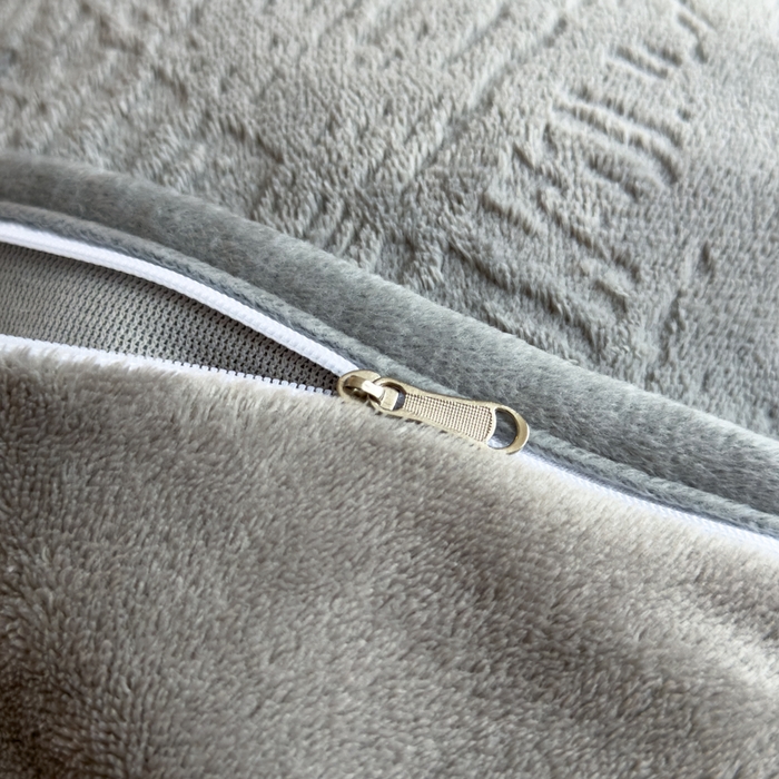 91家纺网 家纺一手货源 找家纺 印季家纺 2025新款牛奶绒包边款烂花四件套 马丁灰-马丁灰