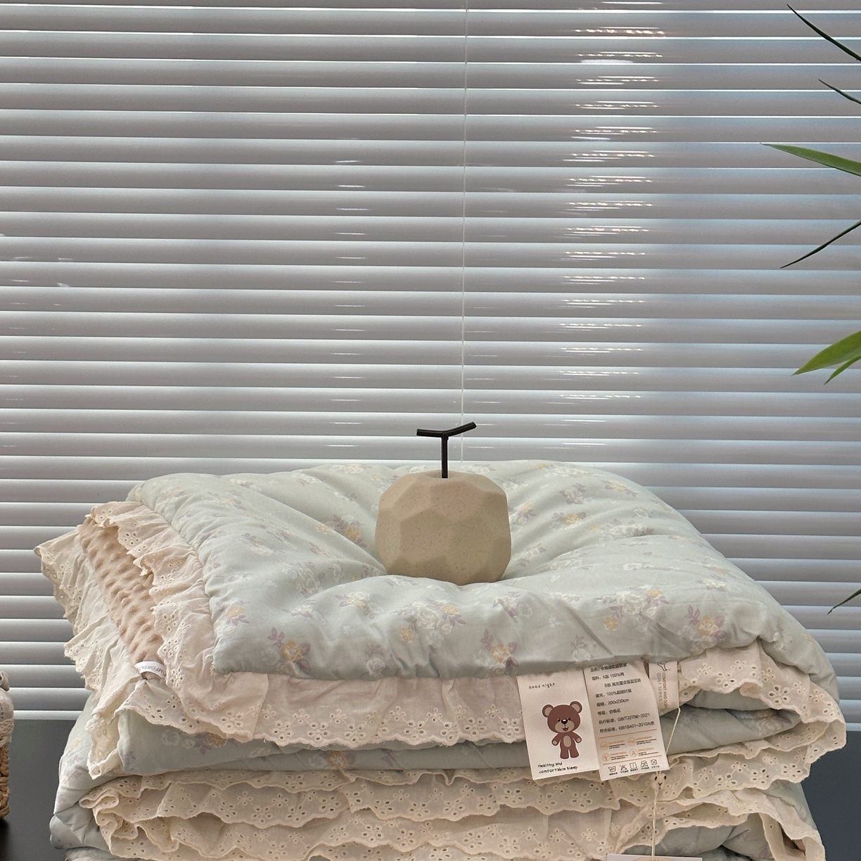 91家纺网 家纺一手货源 找家纺 佰织鑫家居 2025秋冬加厚纯棉全棉法式豆豆被被子被芯 岁月静好