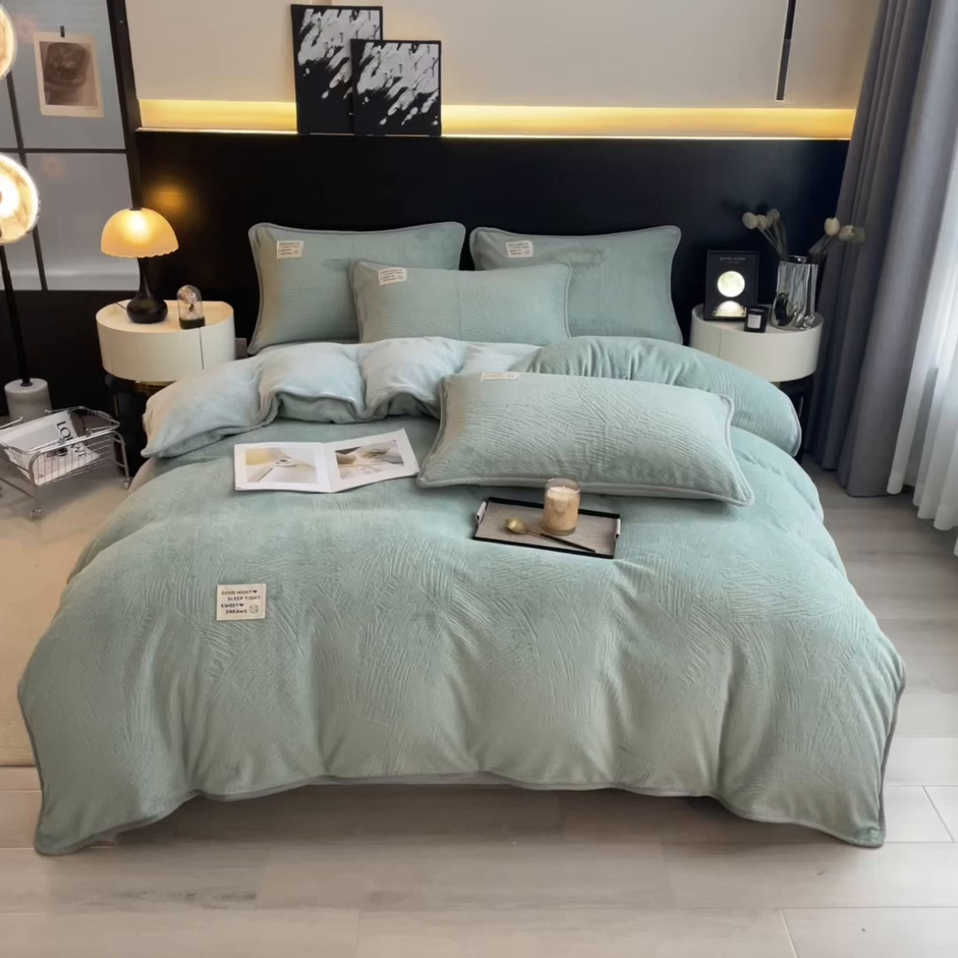 91家纺网 家纺一手货源 找家纺 印季家纺 2025新款牛奶绒包边款烂花四件套 水绿-水绿