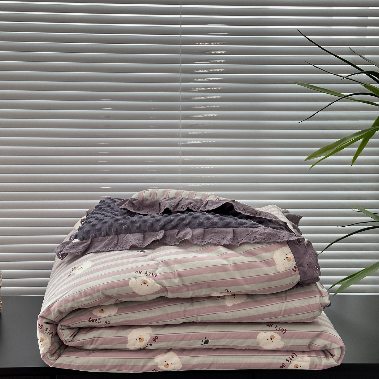 91家纺网 家纺一手货源 找家纺 佰织鑫家居 2025秋冬加厚纯棉全棉法式豆豆被被子被芯 泰迪紫