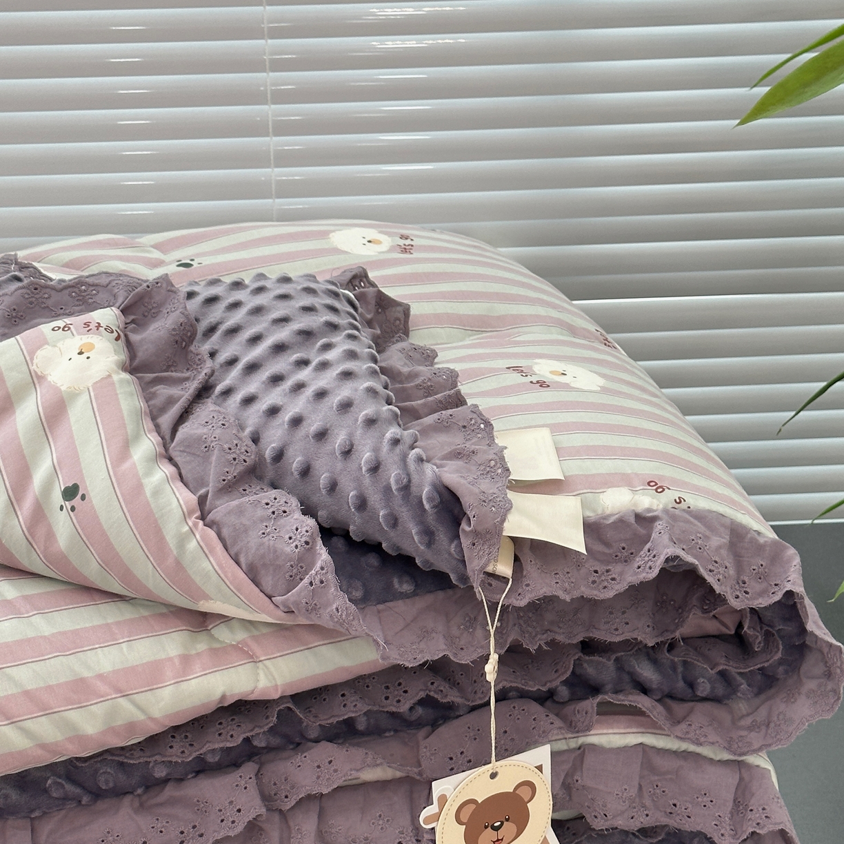 91家纺网 家纺一手货源 找家纺 佰织鑫家居 2025秋冬加厚纯棉全棉法式豆豆被被子被芯 泰迪紫