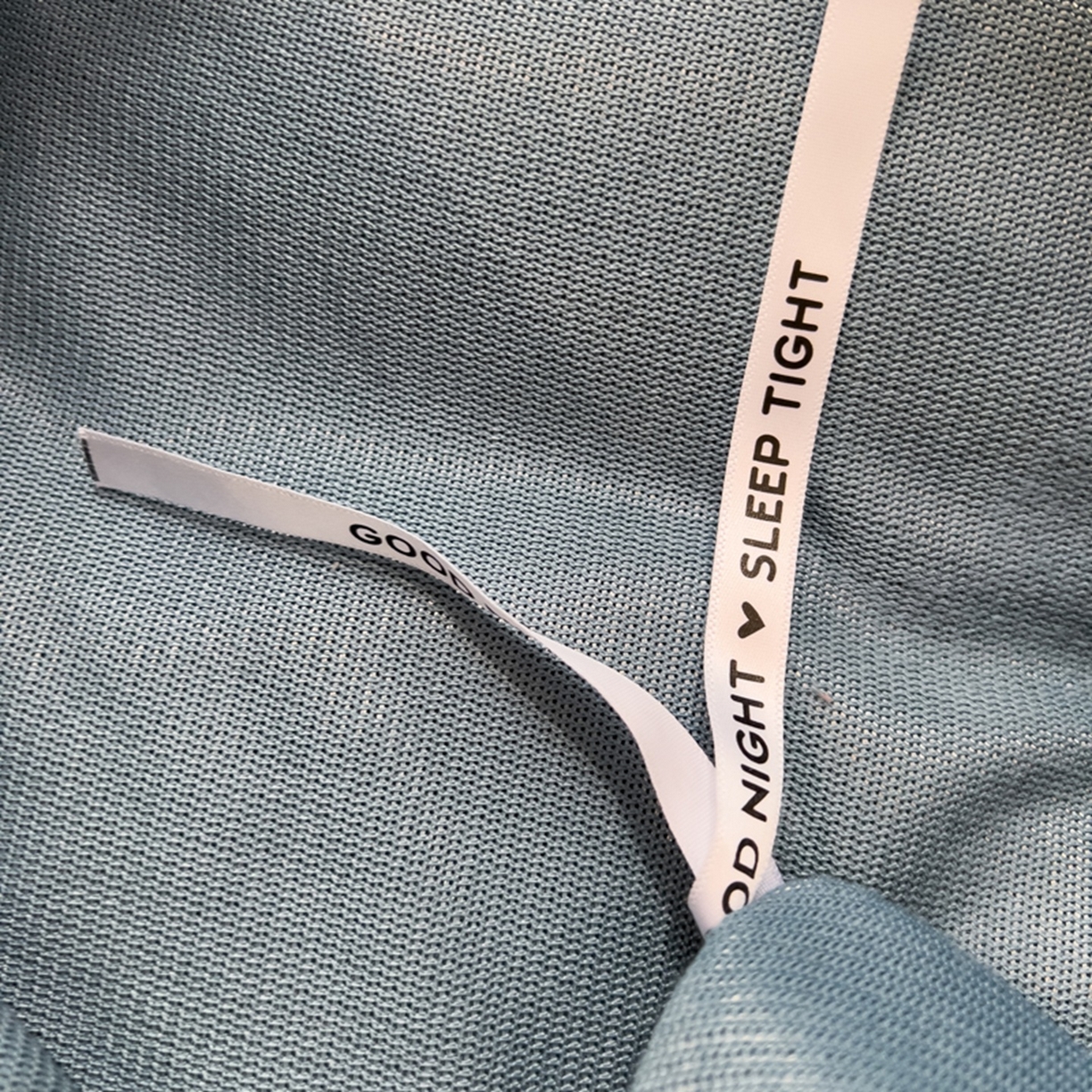 91家纺网 家纺一手货源 找家纺 印季家纺 2025新款牛奶绒两星绣花包边四件套 蓝灰-深灰