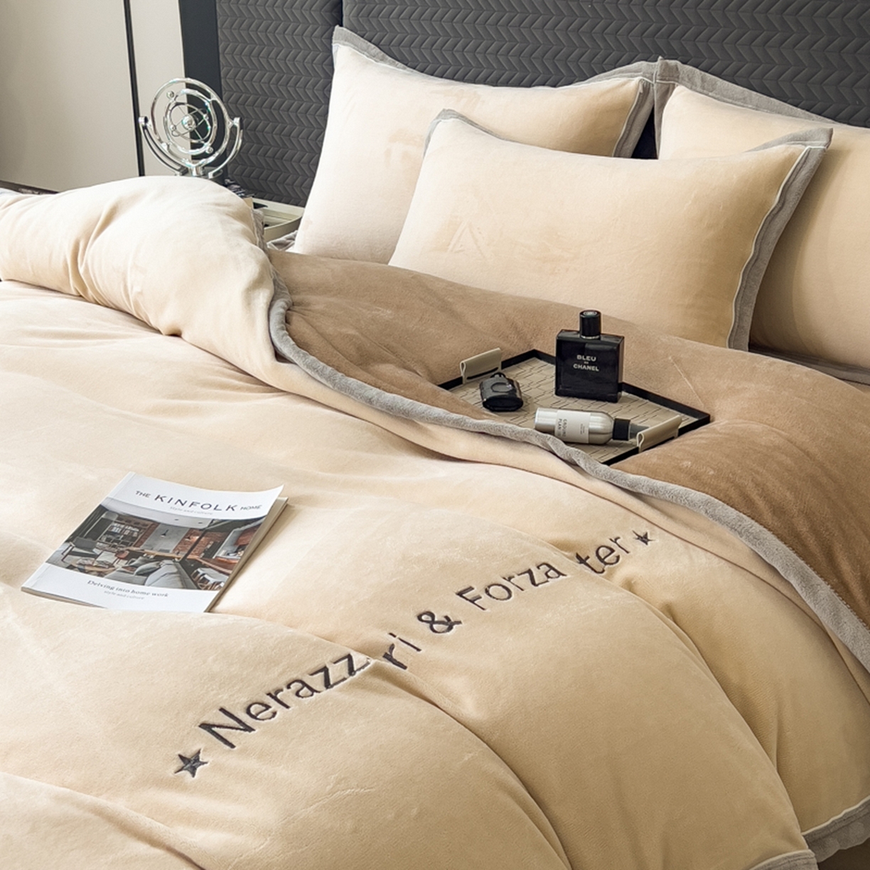 91家纺网 家纺一手货源 找家纺 印季家纺 2025新款牛奶绒两星绣花包边四件套 米驼-咖啡