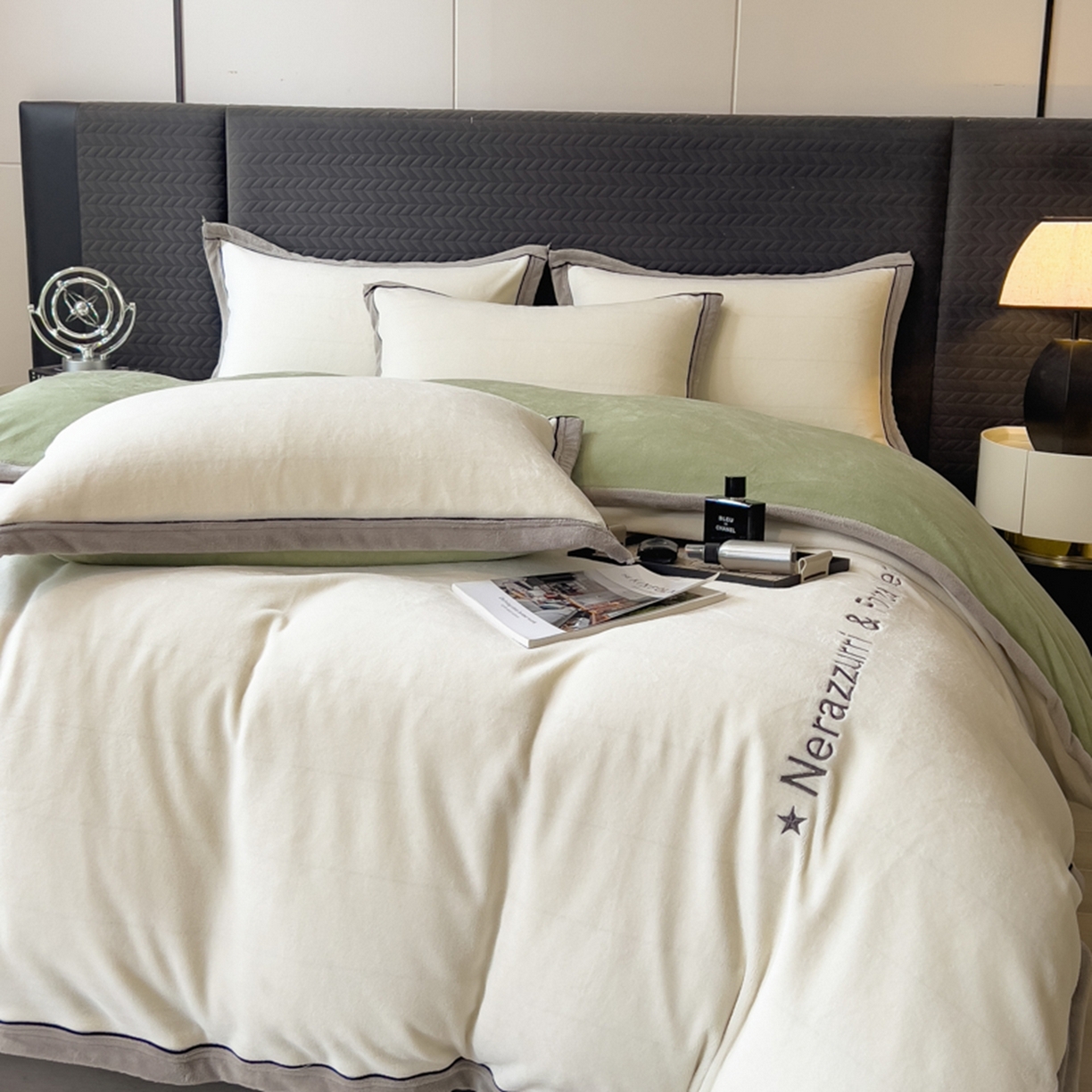 91家纺网 家纺一手货源 找家纺 印季家纺 2025新款牛奶绒两星绣花包边四件套 奶白-草绿