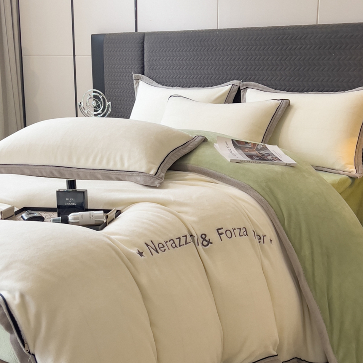 91家纺网 家纺一手货源 找家纺 印季家纺 2025新款牛奶绒两星绣花包边四件套 奶白-草绿