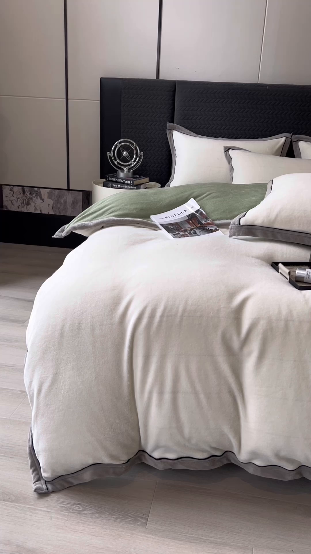 91家纺网 家纺一手货源 找家纺 印季家纺 2025新款牛奶绒两星绣花包边四件套 奶白-草绿