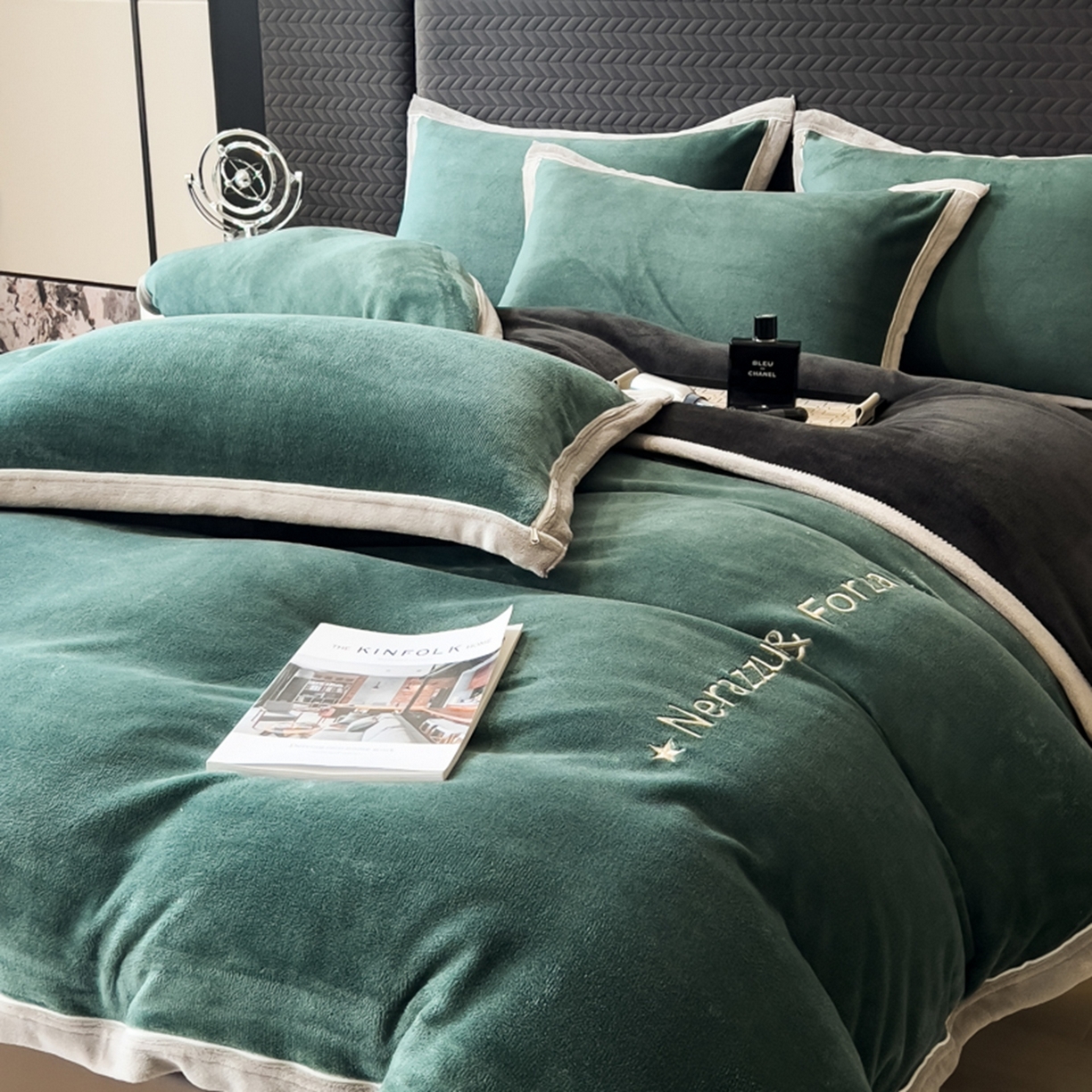 91家纺网 家纺一手货源 找家纺 印季家纺 2025新款牛奶绒两星绣花包边四件套 灰绿-深灰