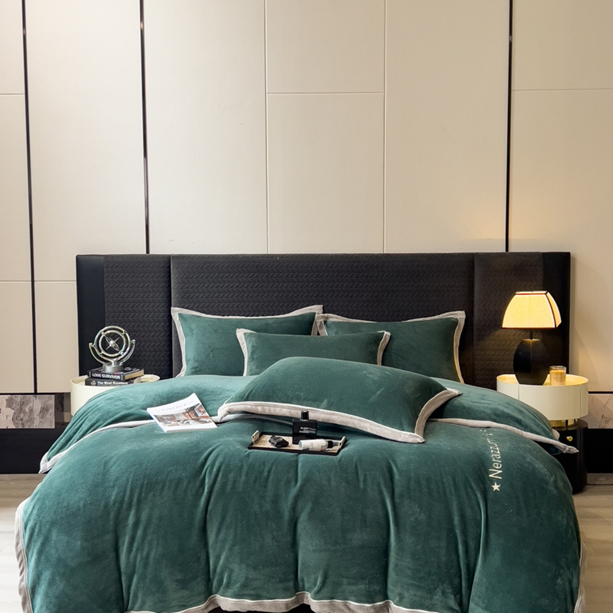 91家纺网 家纺一手货源 找家纺 印季家纺 2025新款牛奶绒两星绣花包边四件套 灰绿