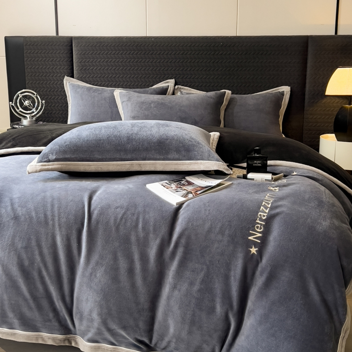 91家纺网 家纺一手货源 找家纺 印季家纺 2025新款牛奶绒两星绣花包边四件套 紫灰-深灰