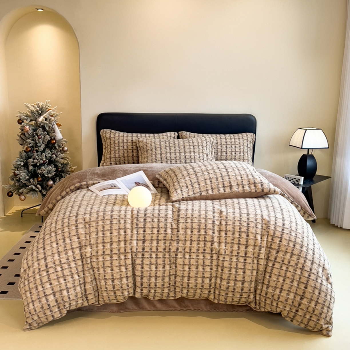 91家纺网 家纺一手货源 找家纺 印季家纺 2025新款轻奢简约羊呢绒亲肤保暖四件套 小香驼格