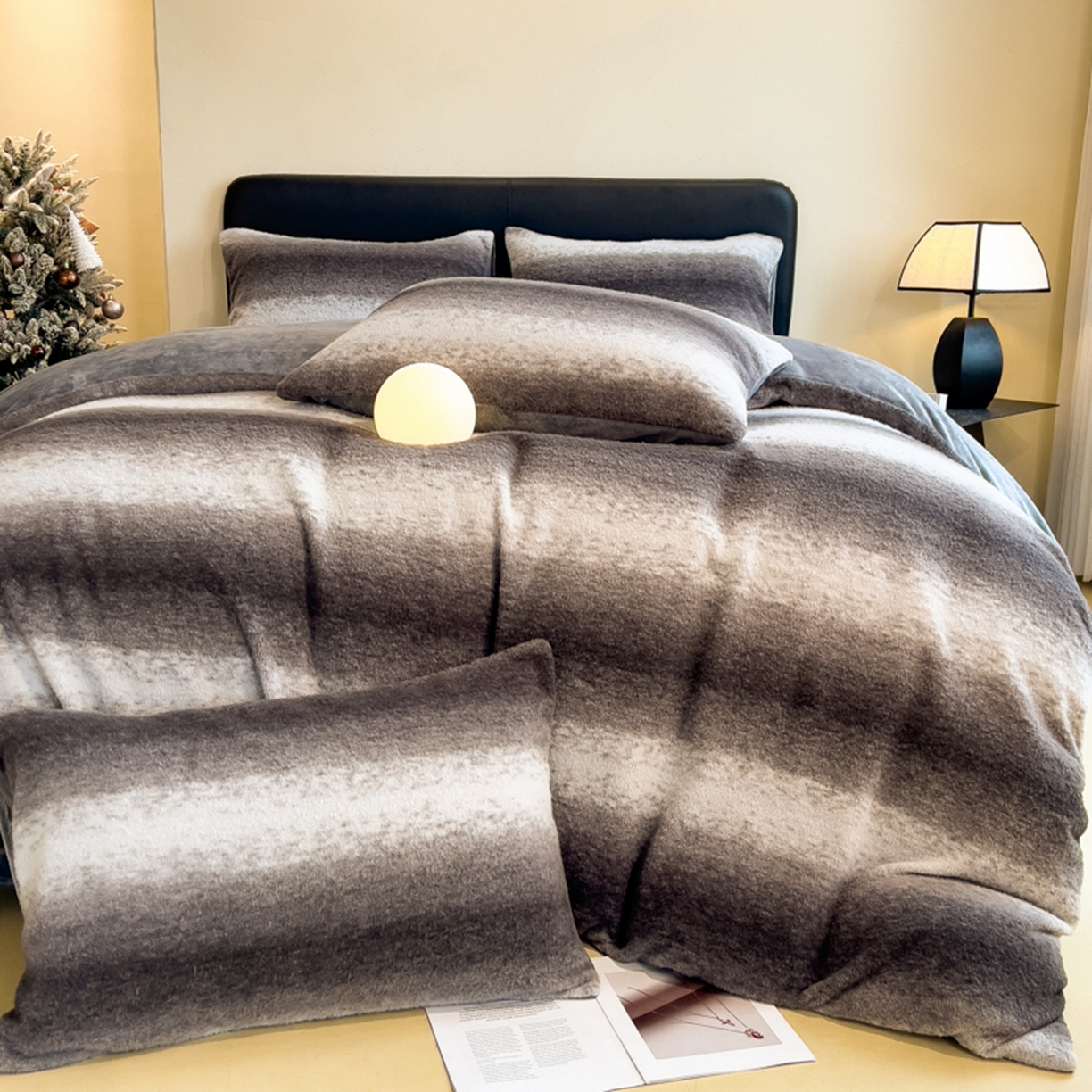 91家纺网 家纺一手货源 找家纺 印季家纺 2025新款轻奢简约羊呢绒亲肤保暖四件套 灰色大条纹