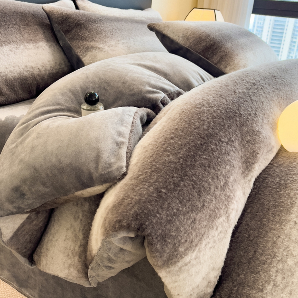 91家纺网 家纺一手货源 找家纺 （总）印季家纺 2025新款轻奢简约羊呢绒亲肤保暖四件套