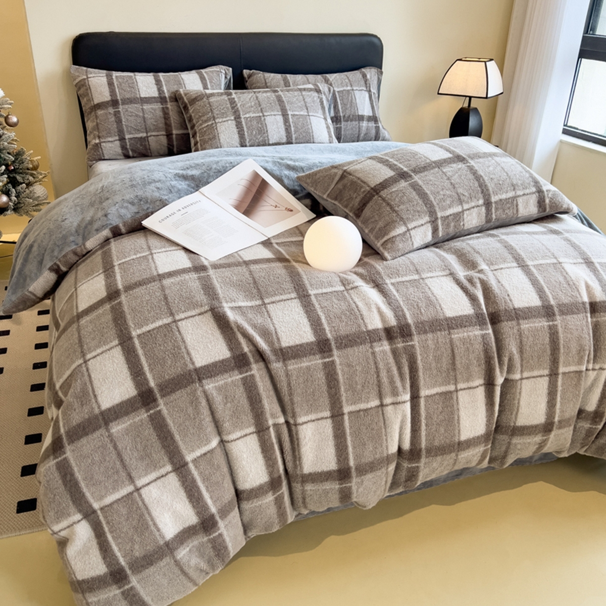 91家纺网 家纺一手货源 找家纺 印季家纺 2025新款轻奢简约羊呢绒亲肤保暖四件套 灰色大格