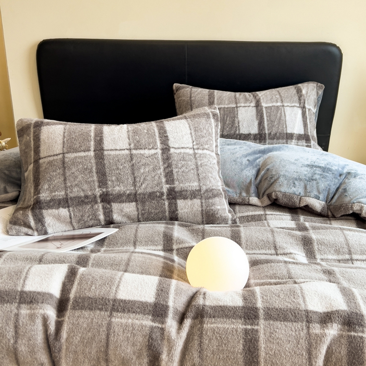 91家纺网 家纺一手货源 找家纺 印季家纺 2025新款轻奢简约羊呢绒亲肤保暖四件套 灰色大格