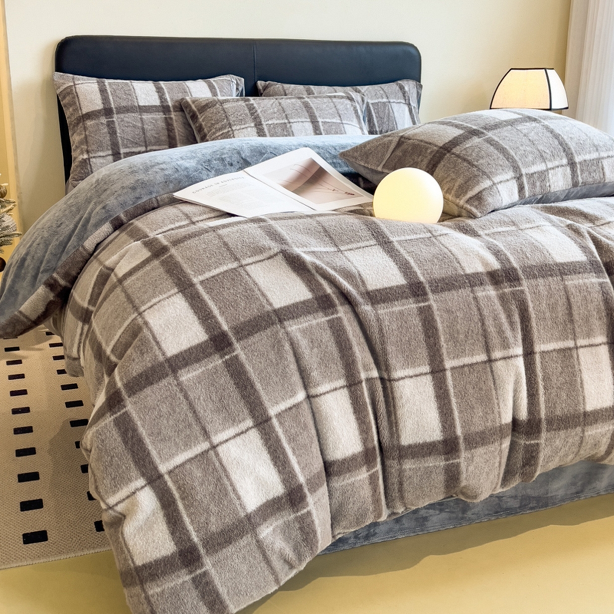 91家纺网 家纺一手货源 找家纺 印季家纺 2025新款轻奢简约羊呢绒亲肤保暖四件套 灰色大格