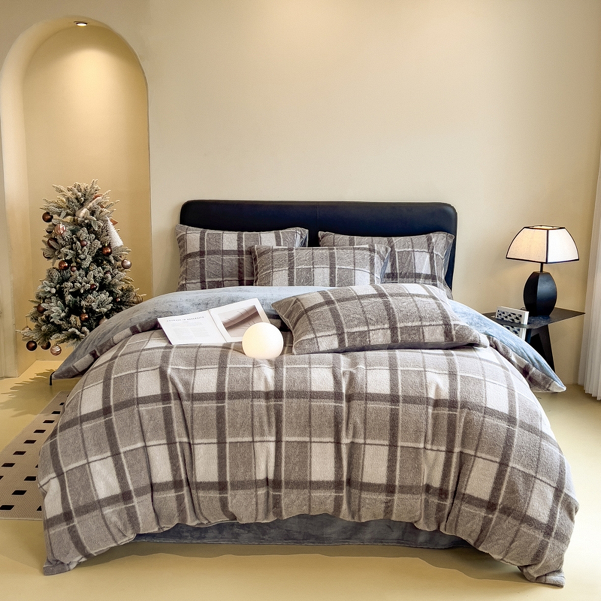 91家纺网 家纺一手货源 找家纺 印季家纺 2025新款轻奢简约羊呢绒亲肤保暖四件套 灰色大格