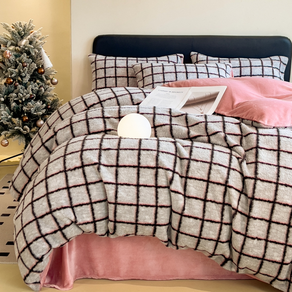 91家纺网 家纺一手货源 找家纺 印季家纺 2025新款轻奢简约羊呢绒亲肤保暖四件套 小香黑格