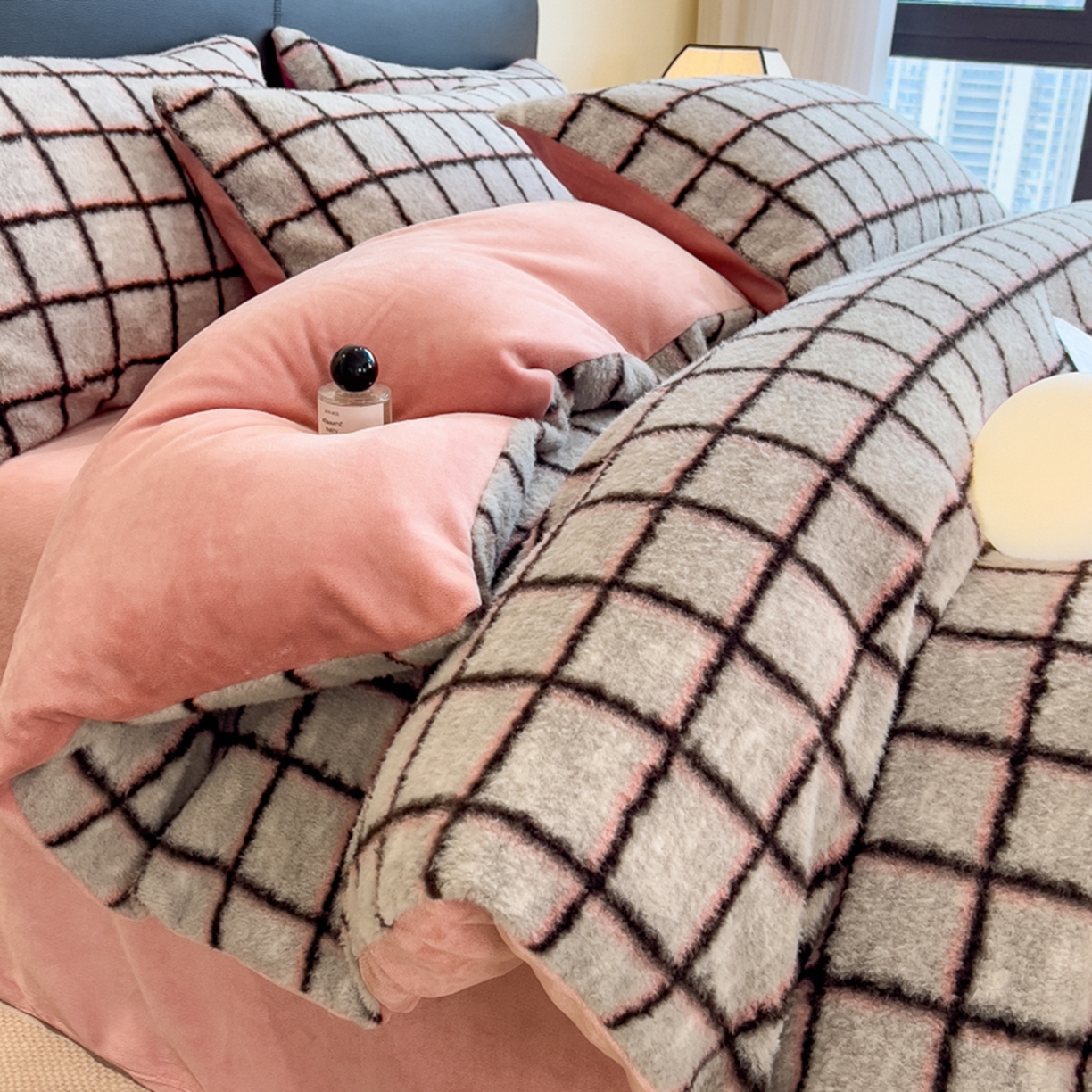 印季家纺 2025新款轻奢简约羊呢绒亲肤保暖四件套 小香黑格