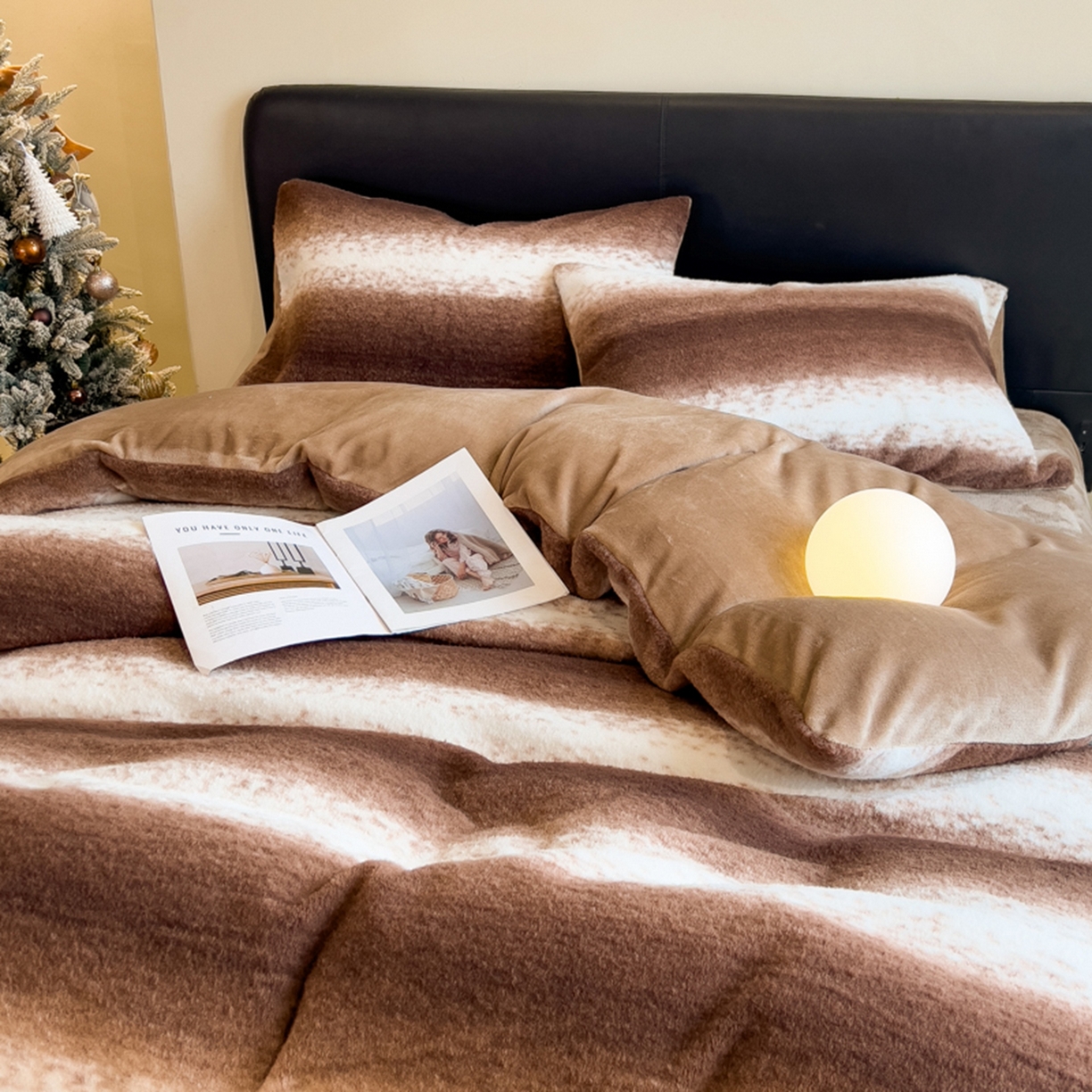 91家纺网 家纺一手货源 找家纺 印季家纺 2025新款轻奢简约羊呢绒亲肤保暖四件套 棕色大条纹