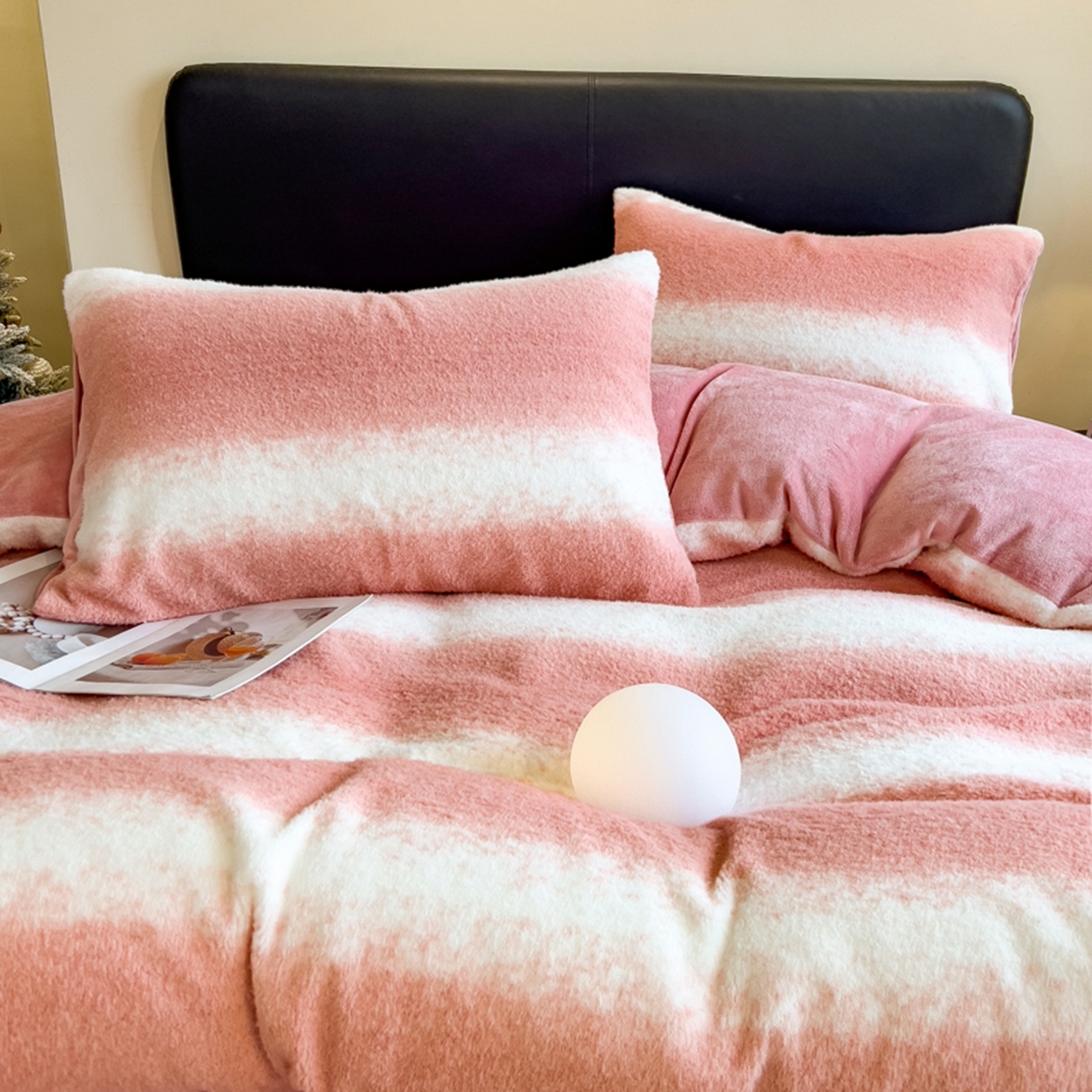 91家纺网 家纺一手货源 找家纺 印季家纺 2025新款轻奢简约羊呢绒亲肤保暖四件套 豆沙大条纹