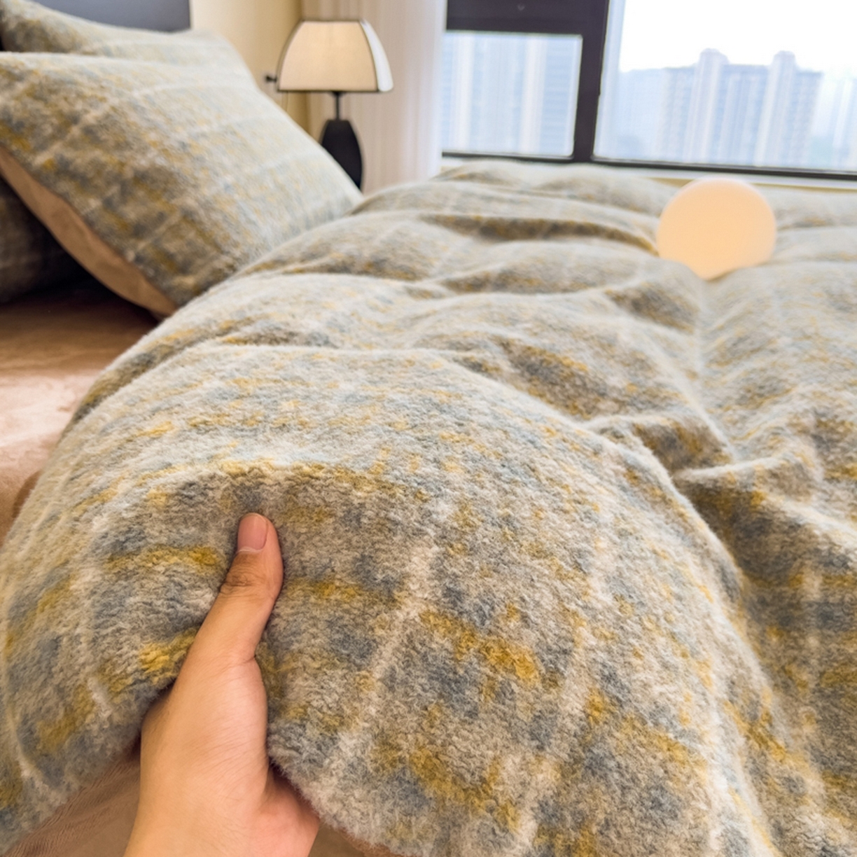 91家纺网 家纺一手货源 找家纺 印季家纺 2025新款轻奢简约羊呢绒亲肤保暖四件套 小香彩格