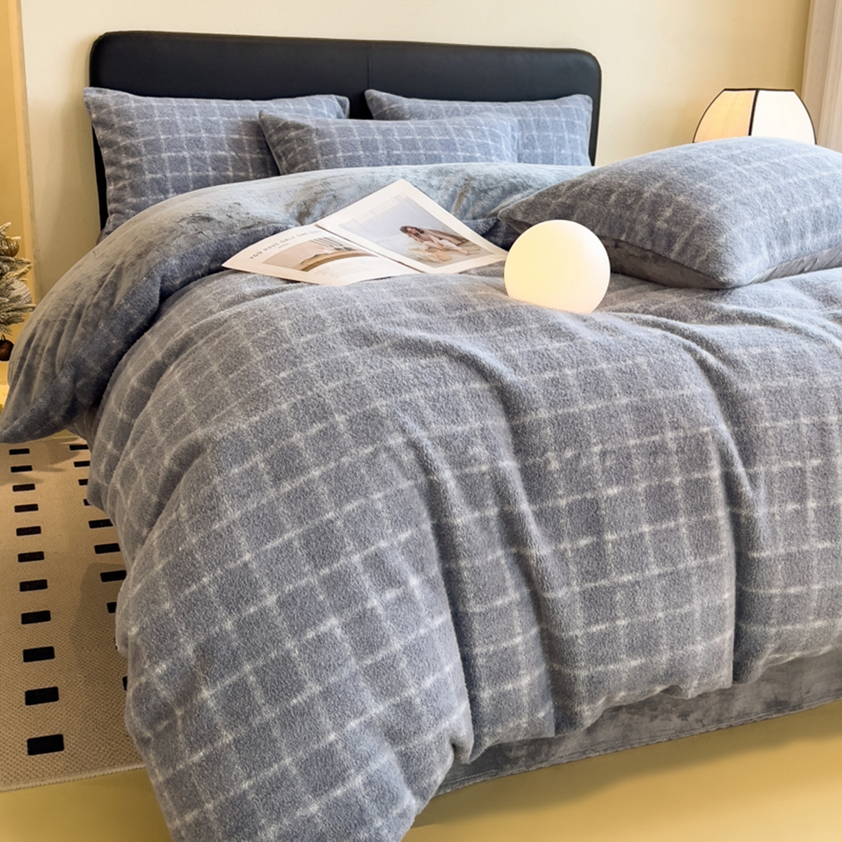 91家纺网 家纺一手货源 找家纺 印季家纺 2025新款轻奢简约羊呢绒亲肤保暖四件套 小香蓝灰格