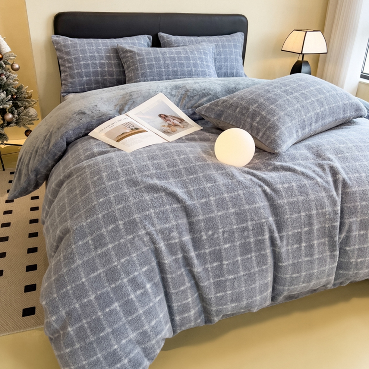 91家纺网 家纺一手货源 找家纺 印季家纺 2025新款轻奢简约羊呢绒亲肤保暖四件套 小香蓝灰格